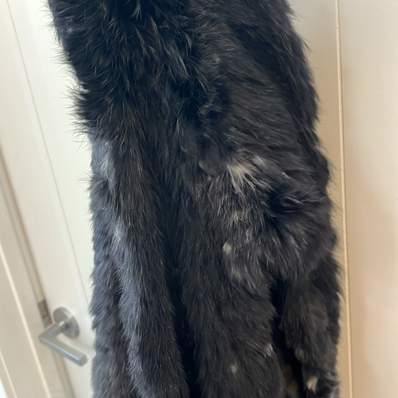 Mitchie’s Rabbit Fur Vest - Picture 6 of 7